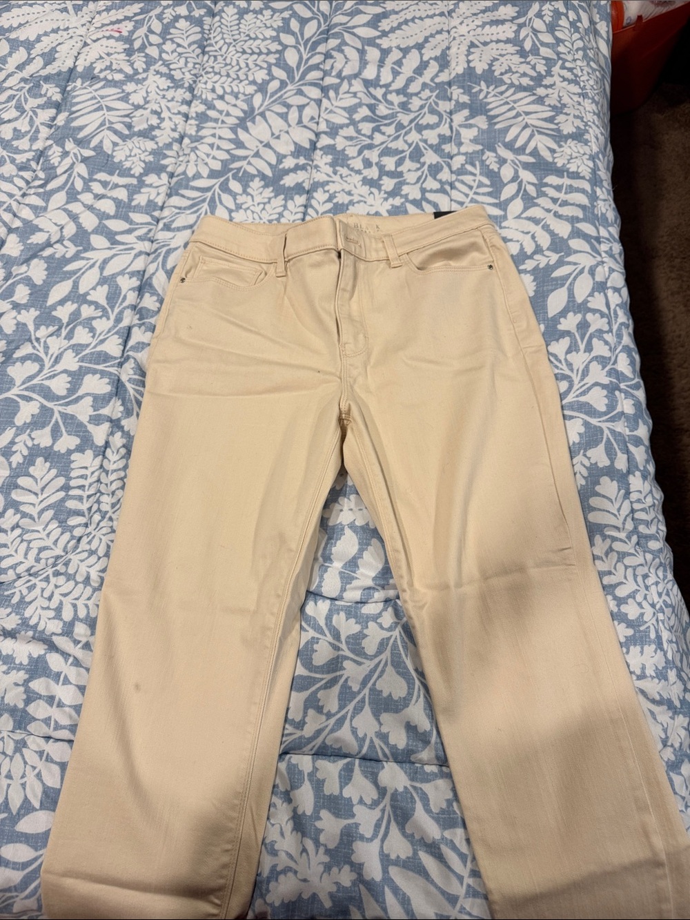 White House Black Market Women's Cream Skinny Jeans size 10 cream color